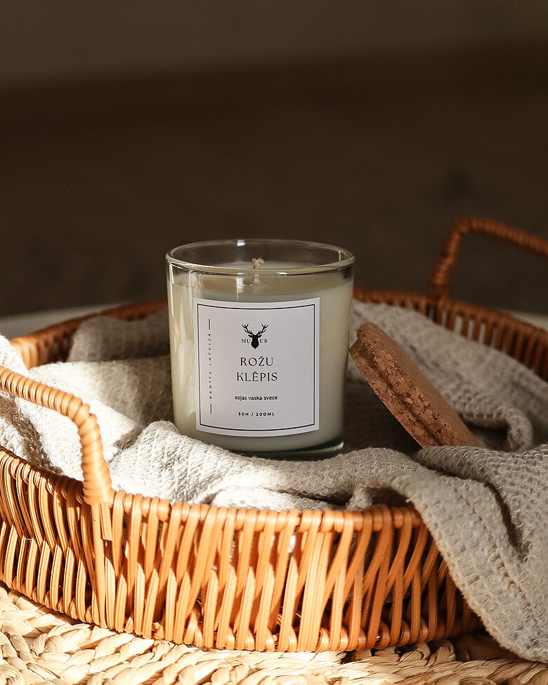 Aromatic soy wax candle Rose Bouquet