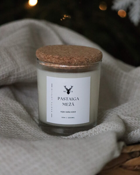 Aromātiska sojas vaska svece Pastaiga Mežā